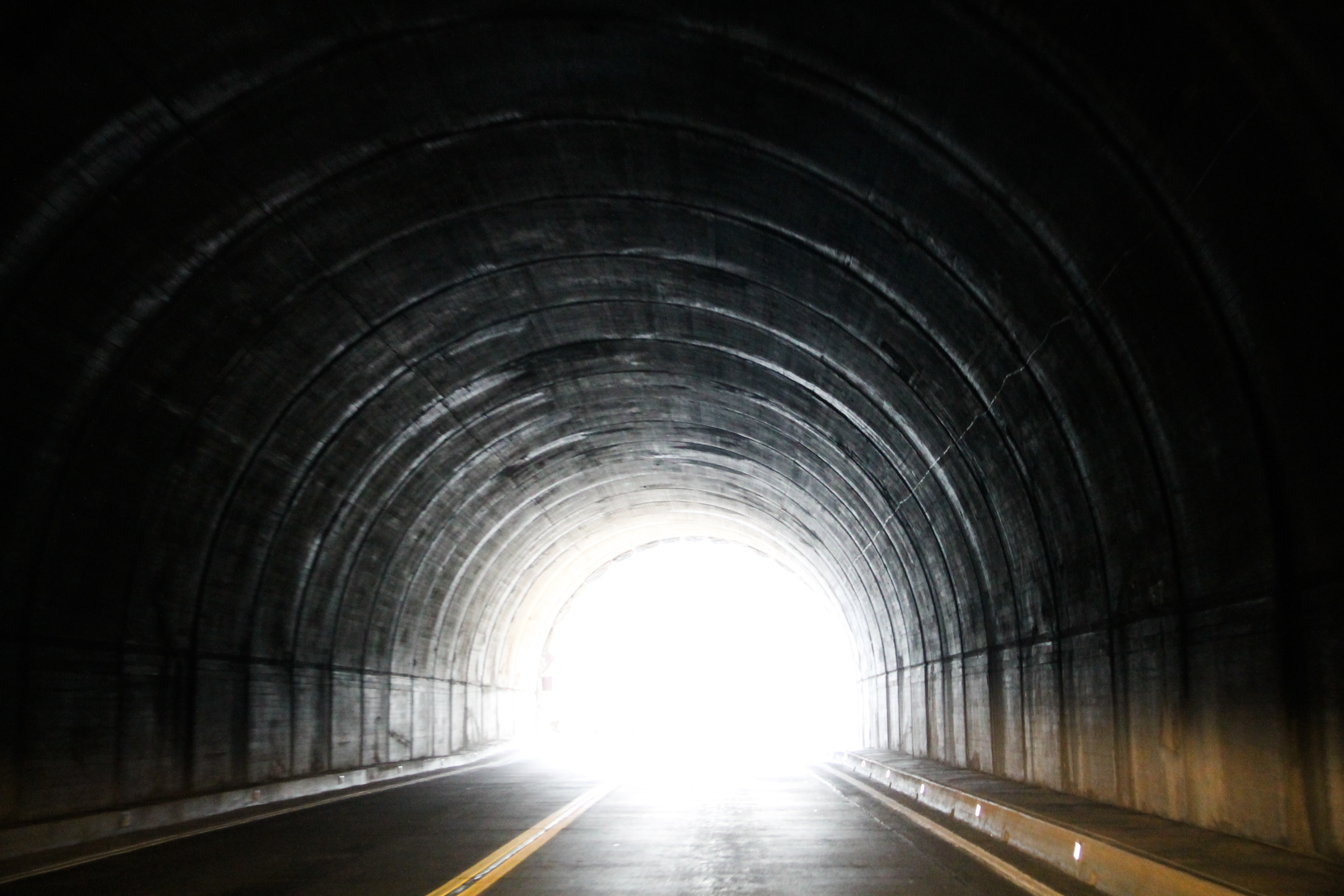 bright-light-dark-tunnel